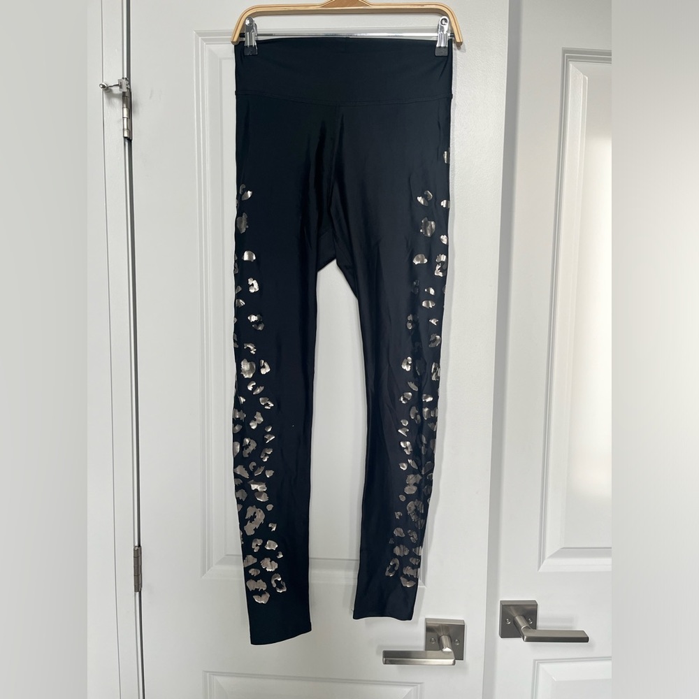 Electric Yoga pants with metallic leopard design size large item 07-16